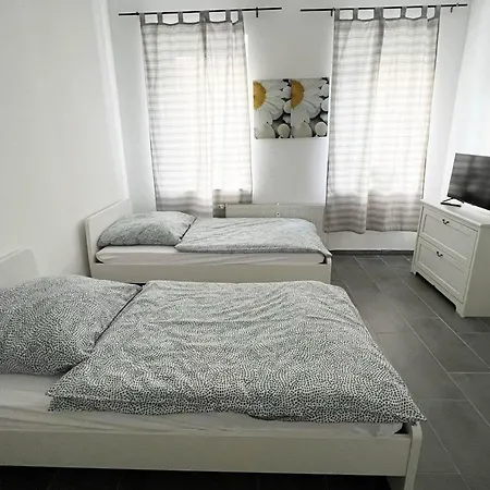 Work & شقة Eitorf