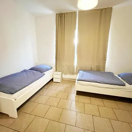 Work & شقة Eitorf